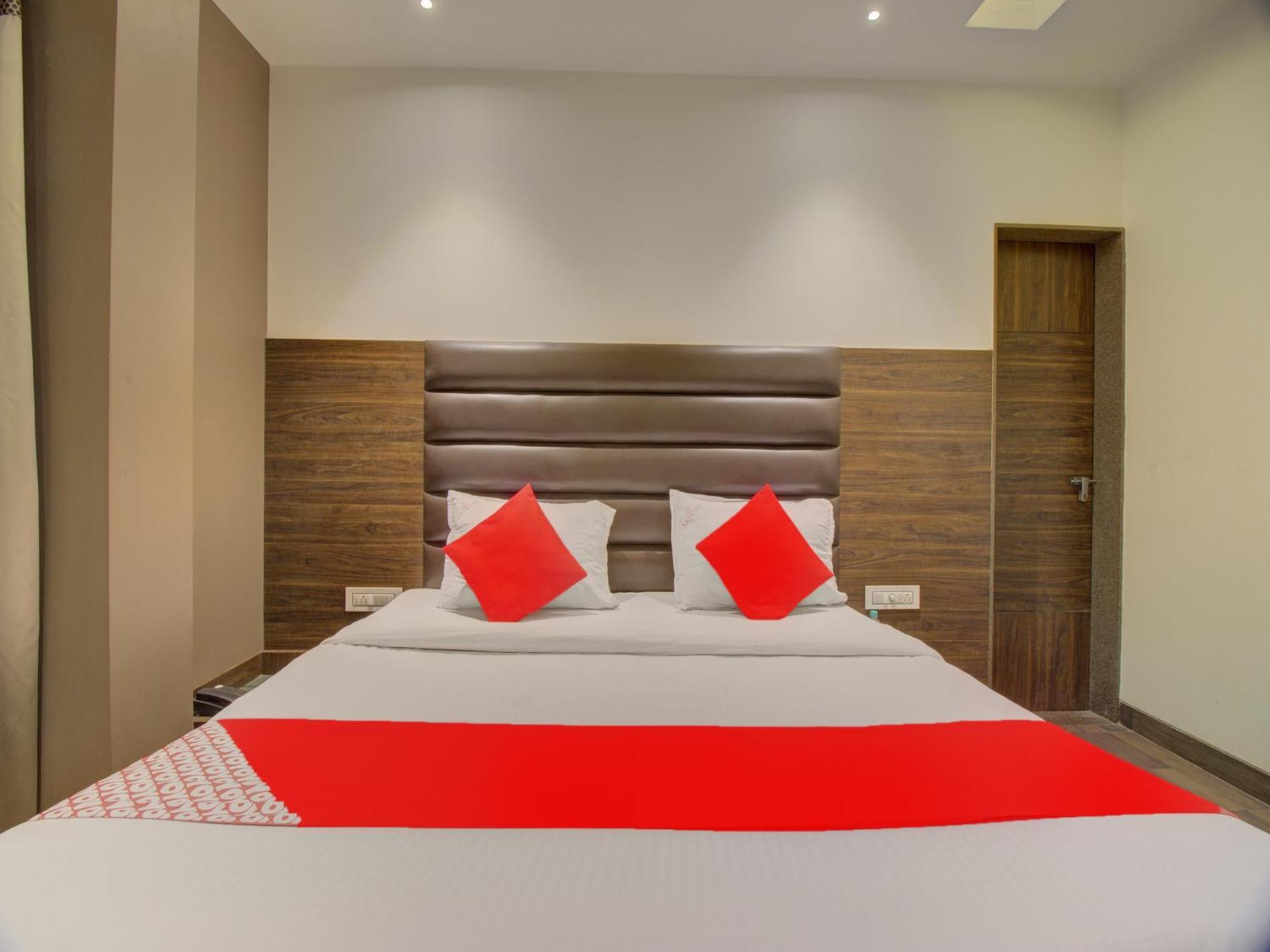 Oyo 35844 Hotel Lotus Residency Sangli Exterior photo